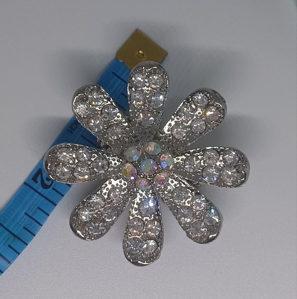Silvertone Cocktail Rhinestone Flower Stretch Ring - Picture 13 of 13